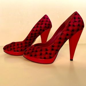 BETSY JOHNSON Size 7 Spike High Heel 4.5” Platform Shoes Red and Pink Plaid